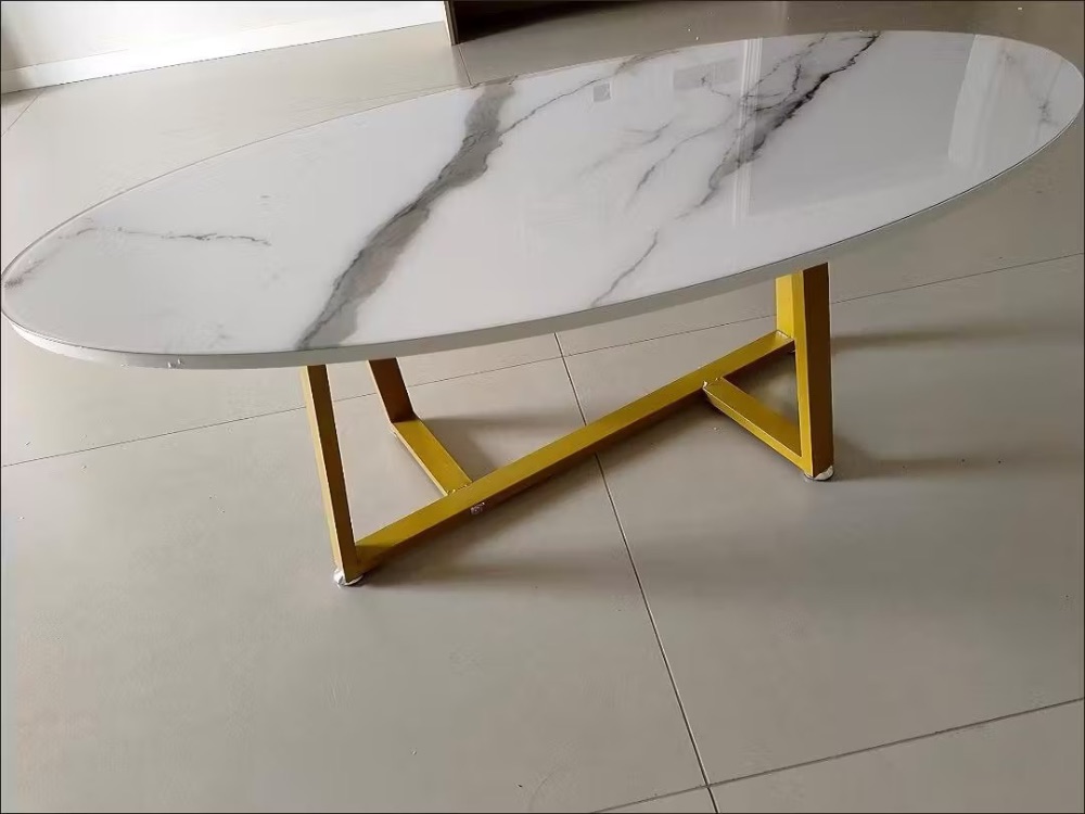 Table centrale design moderne et minimaliste