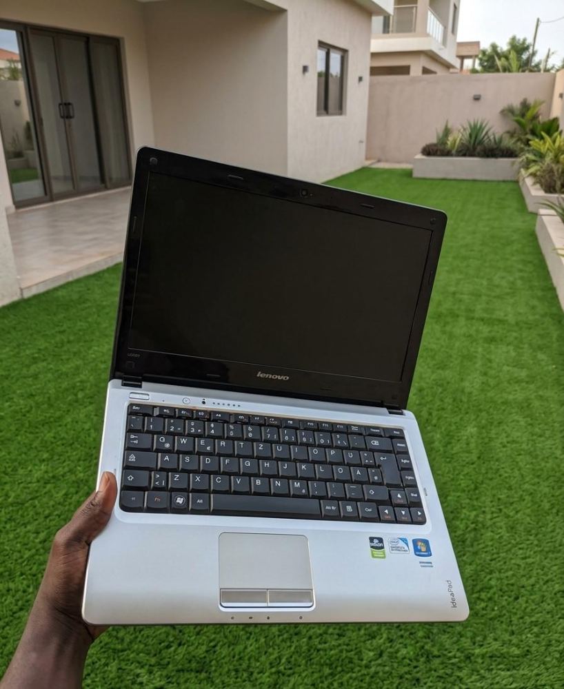 PC LENOVO PROPRE SLIM 250GB RAM 4 SANS BATERIE, CHARGEUR DISPONIBLE / 27.000F CFA/ +228 98808443